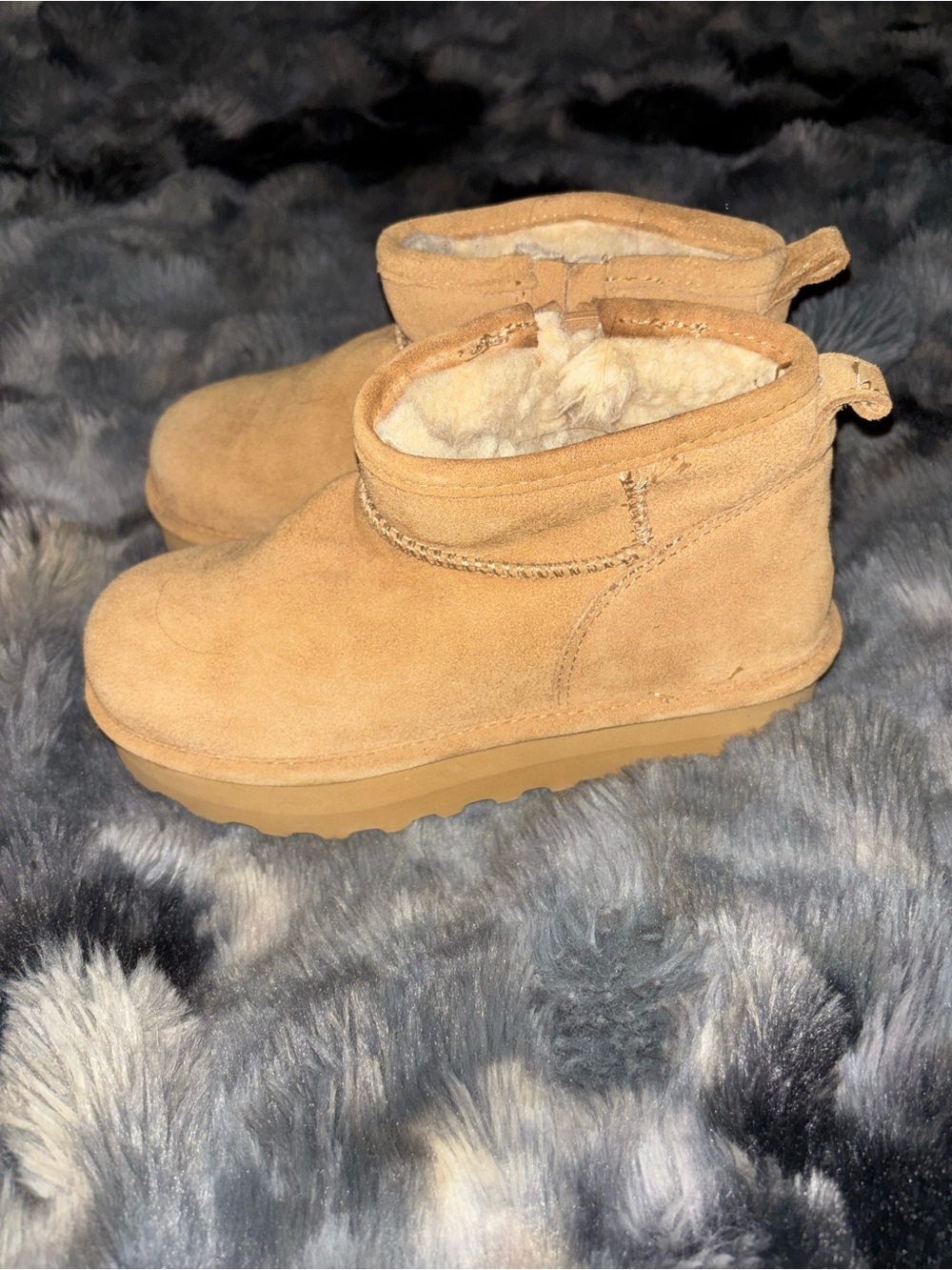 bearpaw platform retro shorty boots